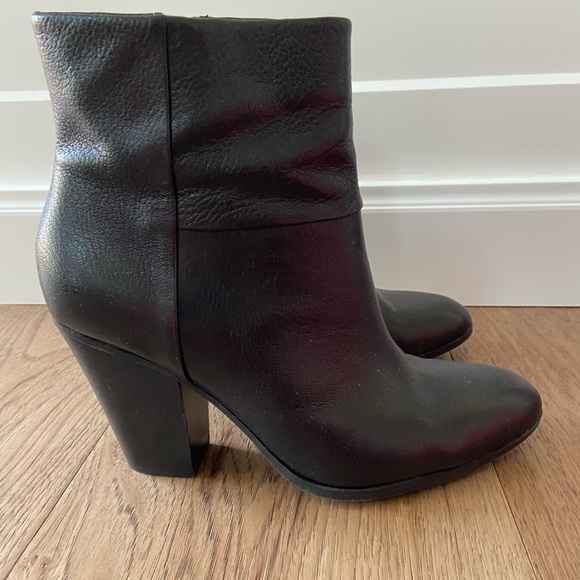 Nine West black genuine leather ankle boots - Picture 1 of 7